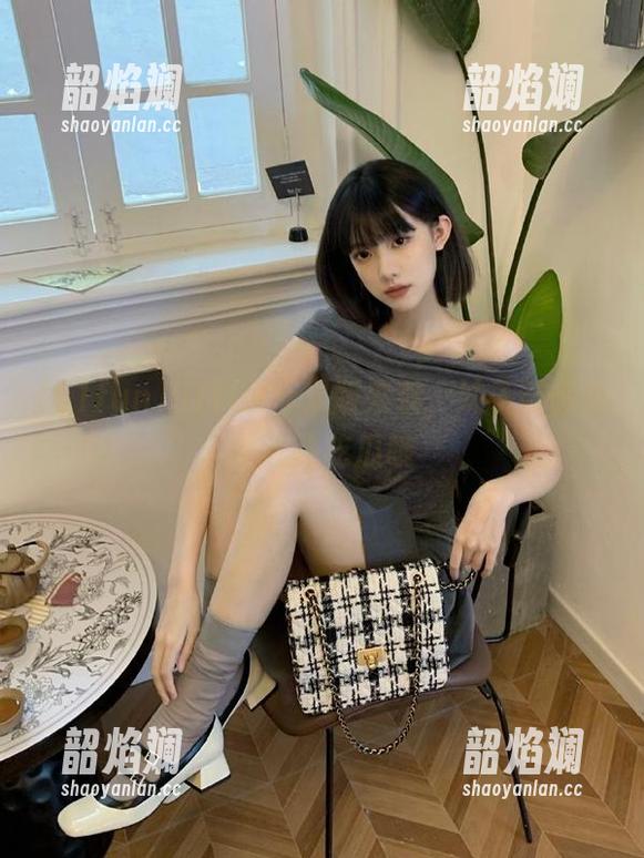 51fun苹果版来袭，妹子带你永不迷路吃瓜哦