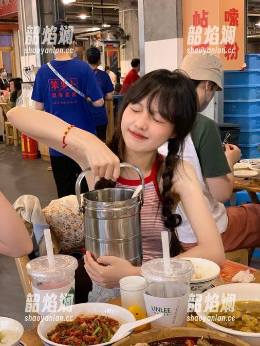 在线91吃瓜群众陪你吃瓜吃得甜甜蜜蜜