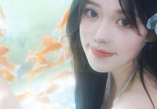 打开cgg吃瓜黑料App,看遍娱乐圈的劲爆新闻