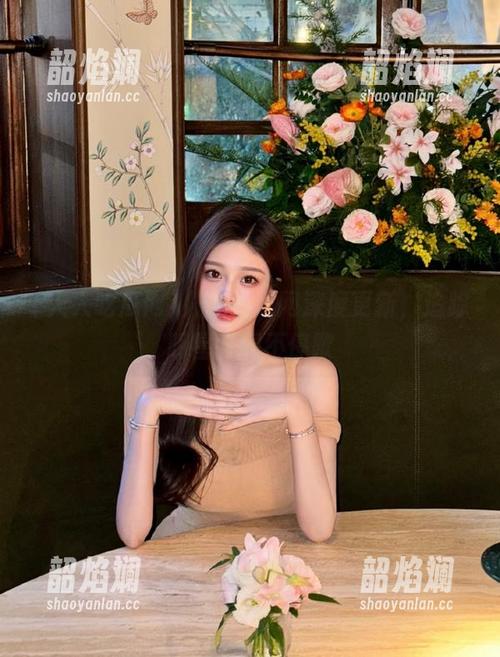 人人吃瓜网深度更新，追踪明星绯闻不停歇