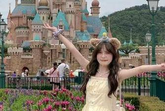 少女狂推下载今日免费吃瓜,抢先掌握最新网红黑料