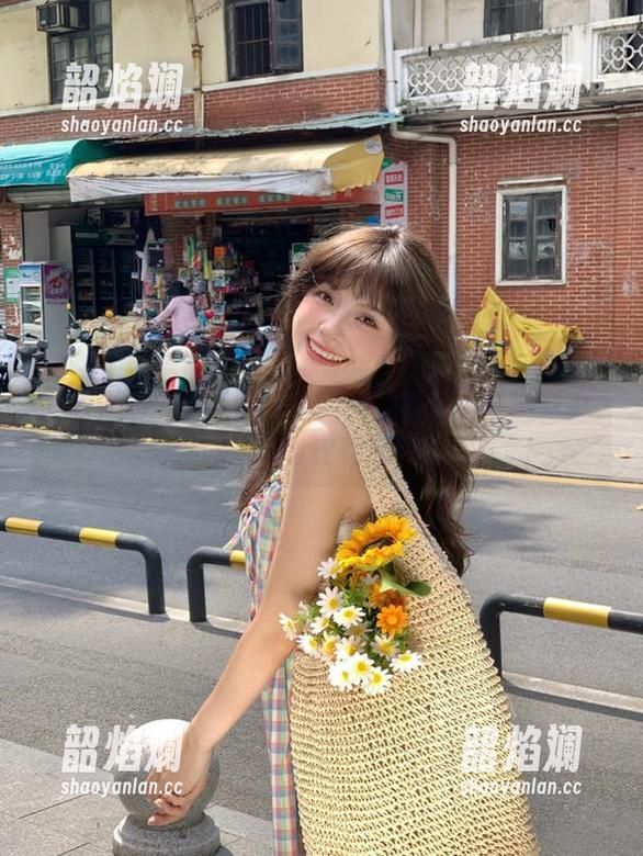 17c吃瓜网苹果版免费吃瓜红在线玩偶轻松畅玩