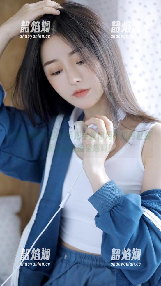 少女手把手教你用吃瓜网址最新导航链接看爆料！