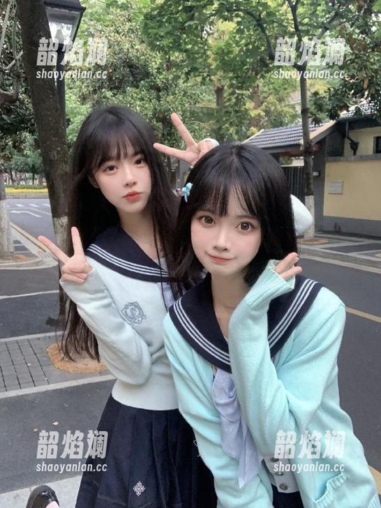 海角吃瓜最新内容推荐，吃瓜群众必备的信息神器